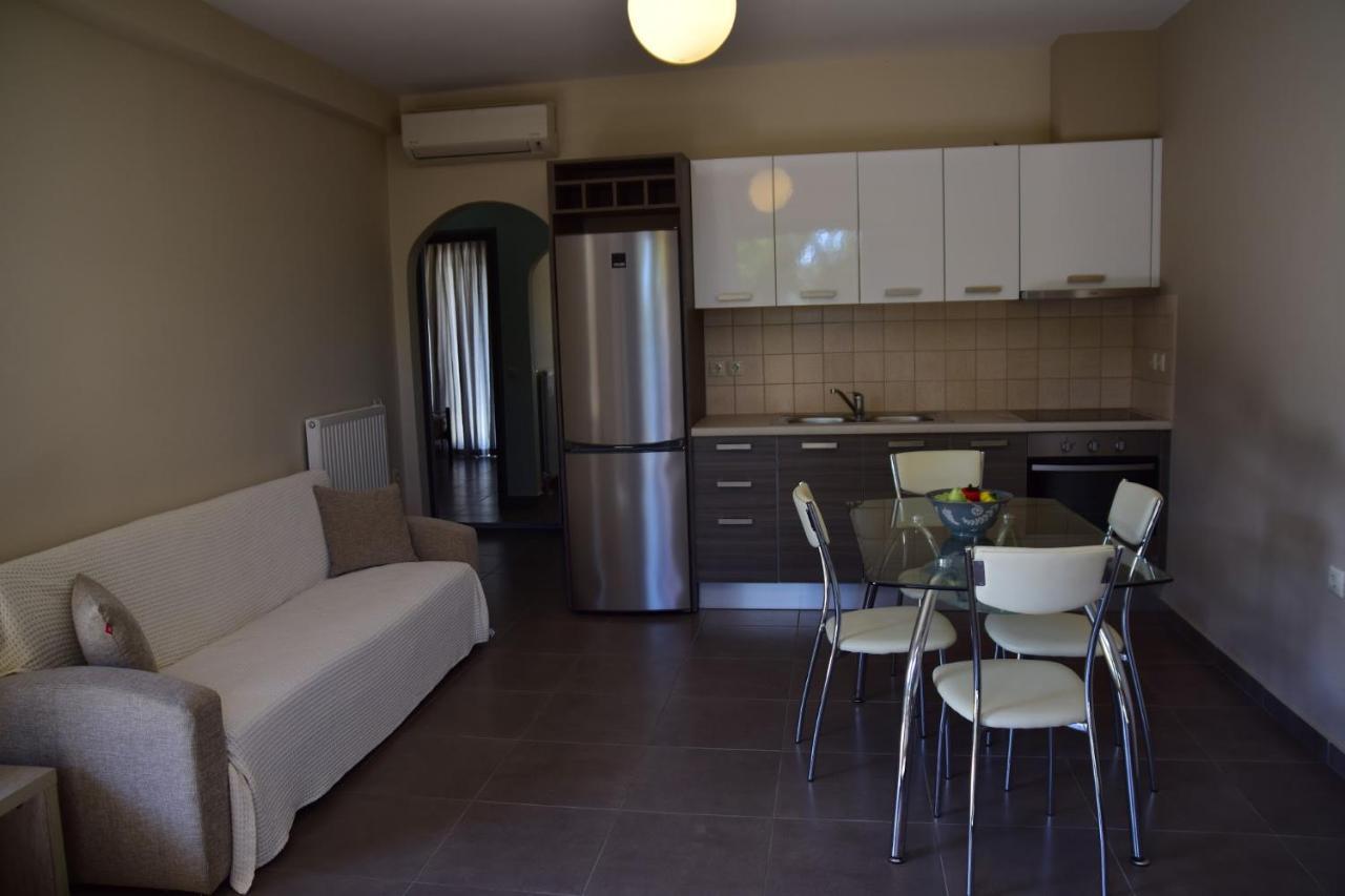 D'Angelos Apartments Karavomylos Exterior photo