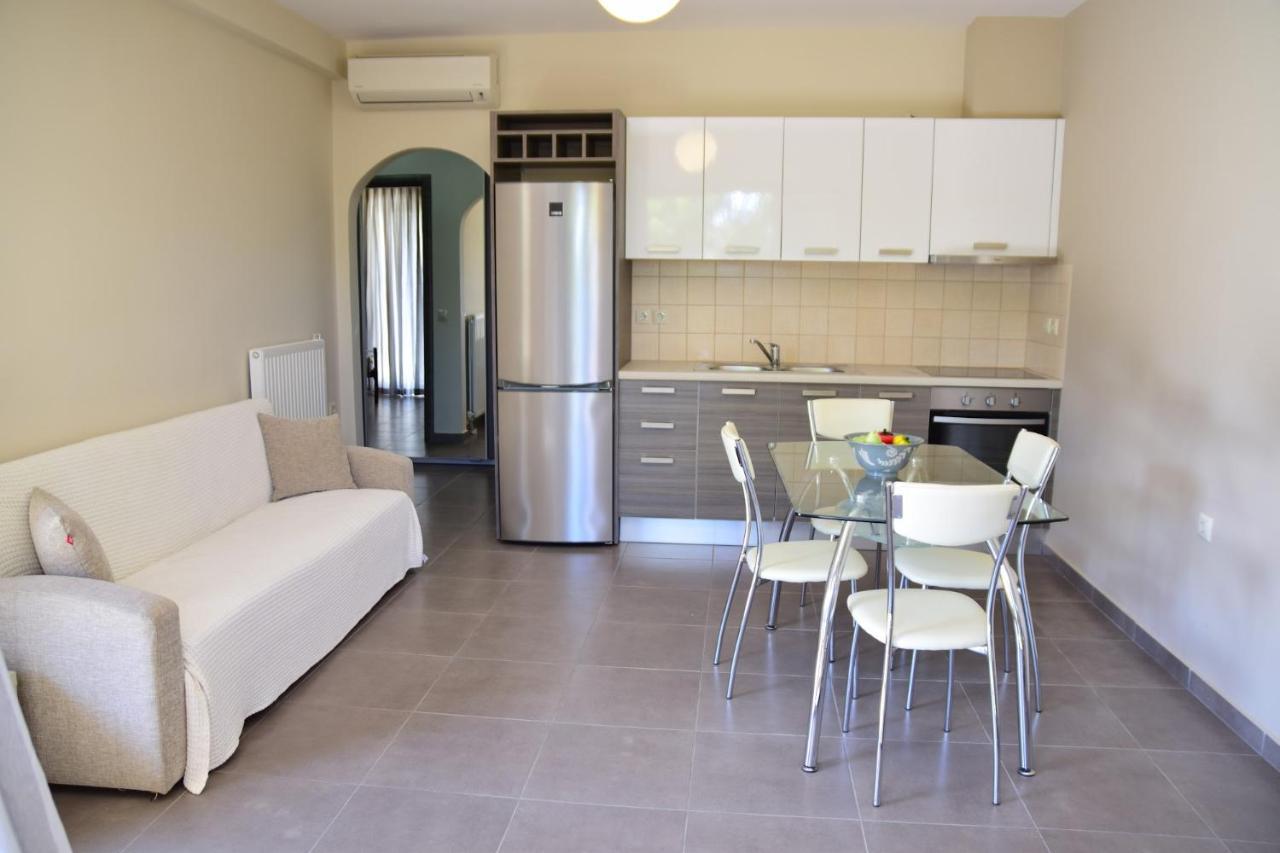 D'Angelos Apartments Karavomylos Exterior photo